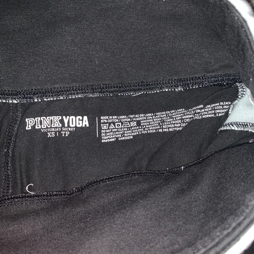 VS PINK cropped yoga pants - Picture 2 of 5